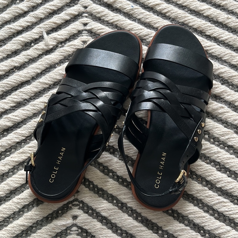 Cole Haan black sandals with gold details - Picture 4 of 9